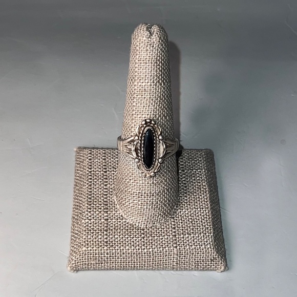 Vintage Silver & Hematite Ring - Picture 4 of 7